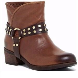 UGG Pure NWOT Darling Wool Lined Harness Style Cowboy‎ Booties Sz 5